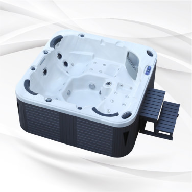 outdoor-whirlpool-02-quadratisch