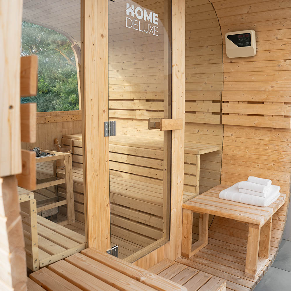 Gartensauna Hygge Deluxe mit Panorama-Glasfront und Veranda