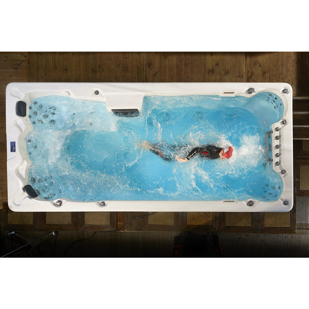 Swim-Spa Schamal Deep mit Gegenstromanlage / 500 x 228