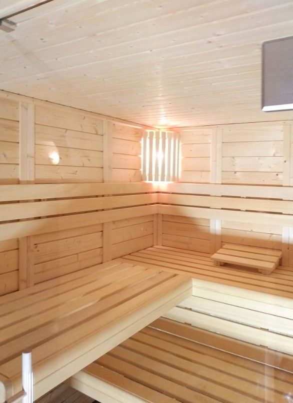 Luxus Massivholzsauna Star mit Glasfront Sonderbau